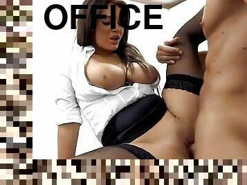 tate-mari, birou-office, secretara, jet-de-sperma, milf, cur-butt, birou, bruneta