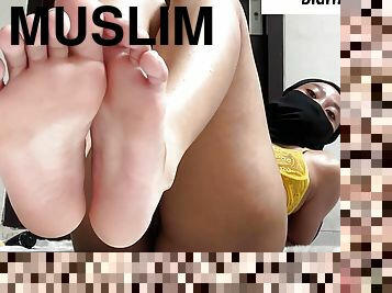 MISTRESS MUSLIM FOOT FETISH FOOT WORSHIP,FOOT SLAVE CUNT