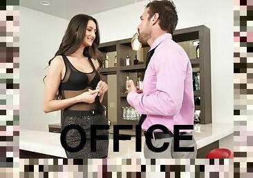 Smashing nude office porn leaves hot brunette chick speechless