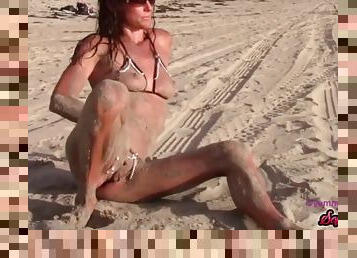 tettone, masturbarsi, mammine-mature, spiaggia, anellini, brunette, coguari, sculacciate, provocatorie