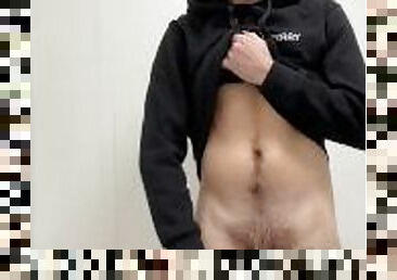 Hot British Teen Shows Off His HUGE BWC