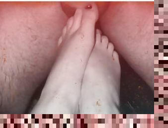 CUM SHOT!!!???? On FEET, fulfill your FOOT FETISH WATCH NOW!!!! ????