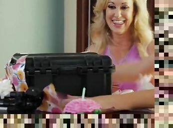 Mom, nothing wrong with this! brandi love and bella rose