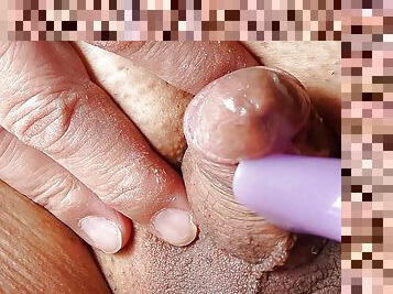 Masturbation and cum with clit vibrator
