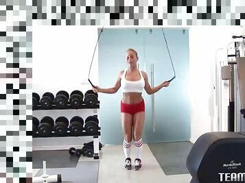 Hardcore sex in the gym for sexy blonde