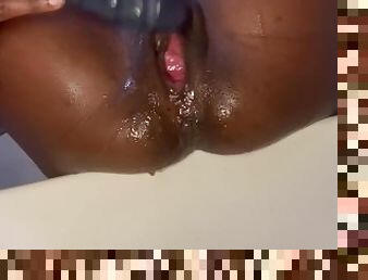 Ebony Shower Squirt