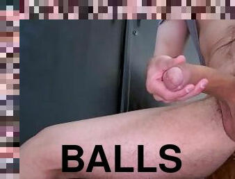 DEEP BALLS CUMMING AND PULSATING