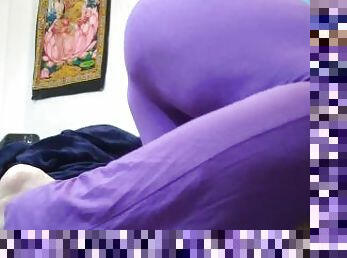 Do you have an ass too? Onlyfans PAWG shows off floppy ass in purple tights