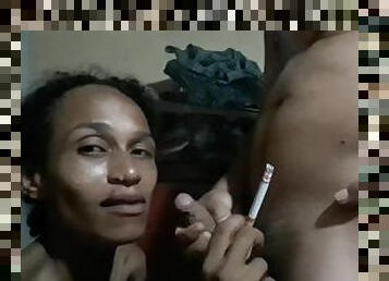 Chupa gostoso magrinha fumando no meu pal gozei muito