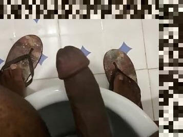 mastubasi, perawat, amatir, berkulit-hitam, penis-besar, handjob-seks-dengan-tangan-wanita-pada-penis-laki-laki, hitam, sperma, toilet, nakal