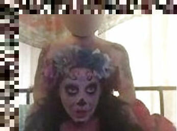 Sugar skull Latina invites me over to suck and fuck