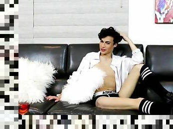 Feminine twink chats and strips for our pleasure