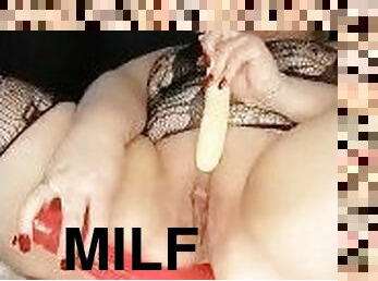 Milf loves dildo in tight ass and pussy
