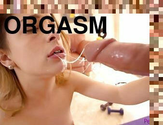 Kristen Scott reaches Body Shaking Orgasm