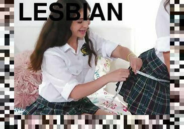 paroasa, pasarica, scolarita, lesbiana, adolescenta, colegiu, uniforma